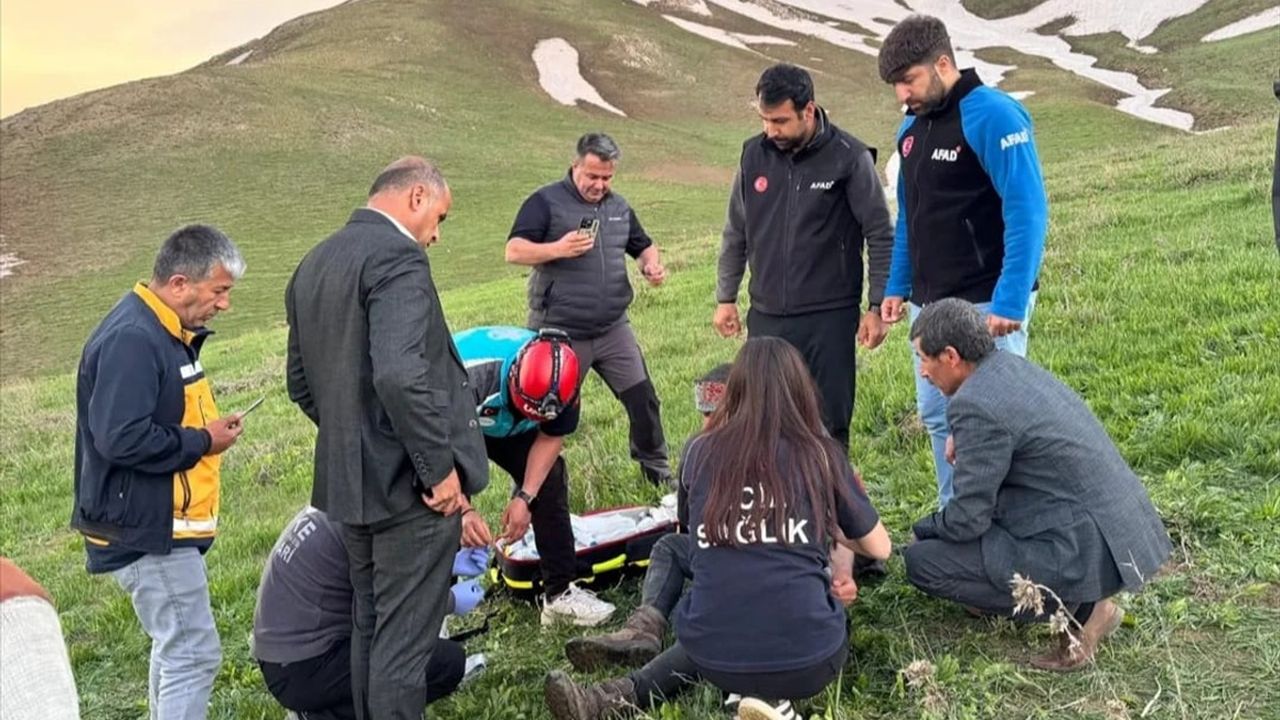 Hakkari'de Yaylada Rahatsızlanan Kişi İçin Ekipler Seferber Oldu