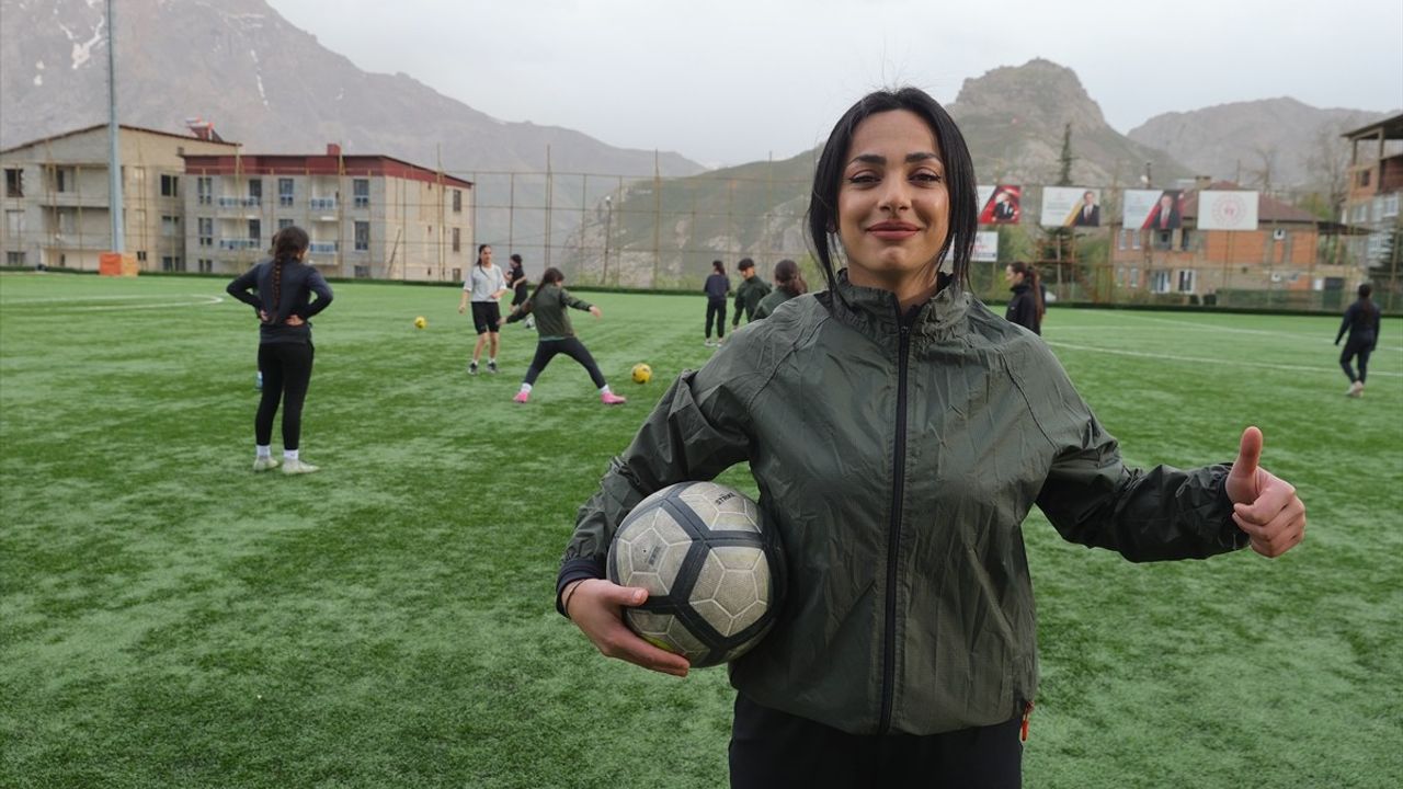 Hakkarili Kızlar Süper Lig Hedefinde