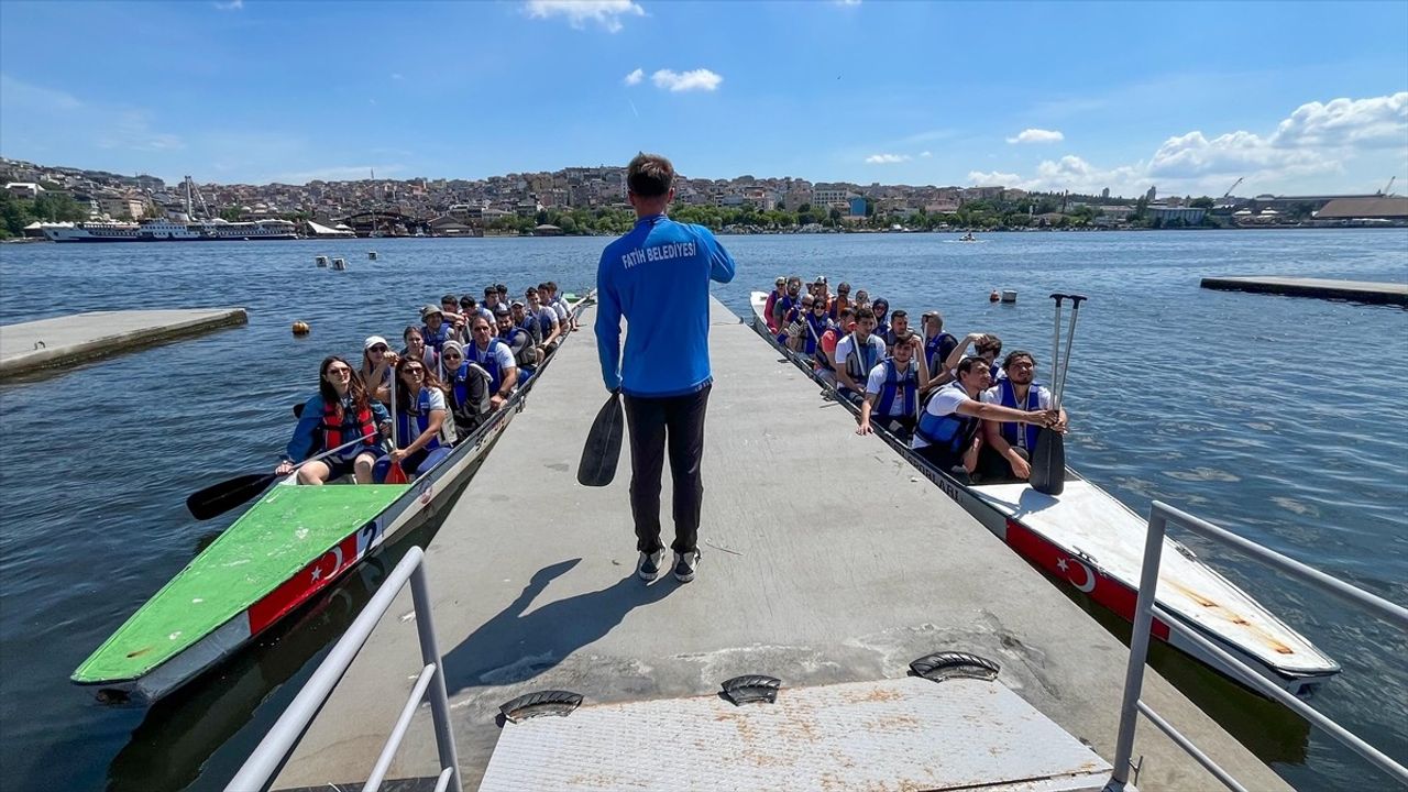 Haliç'te 'Zincire Rağmen' Etkinliğiyle İstanbul'un Fethi Kutlandı