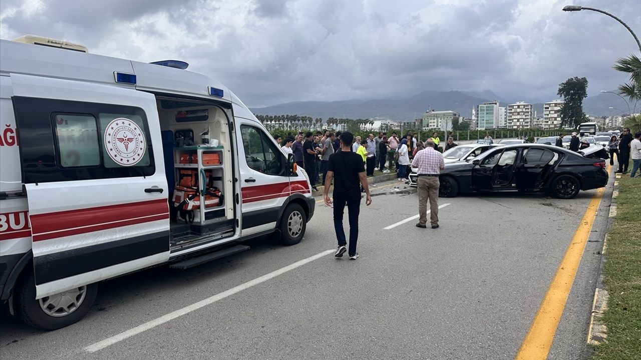 Hatay'da Otomobil Kazası: 5 Yaralı