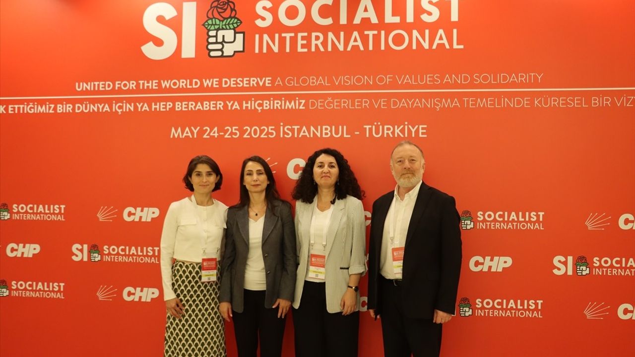 Hatimoğulları, Sosyalist Enternasyonal Toplantısında Kritik Mesajlar Verdi