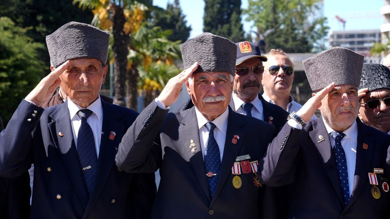 Hava Şehitleri Edirnekapı'da Anıldı