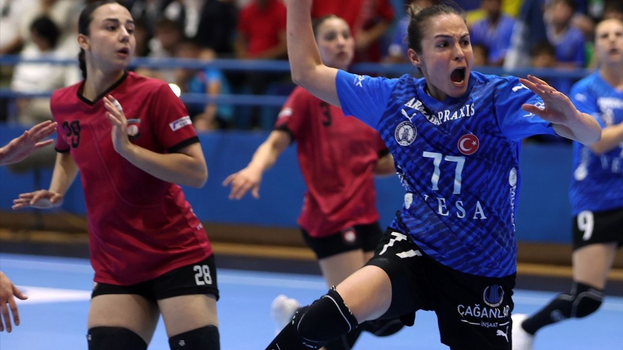 Hentbol Kadınlar Süper Lig Play-off Finali Başladı