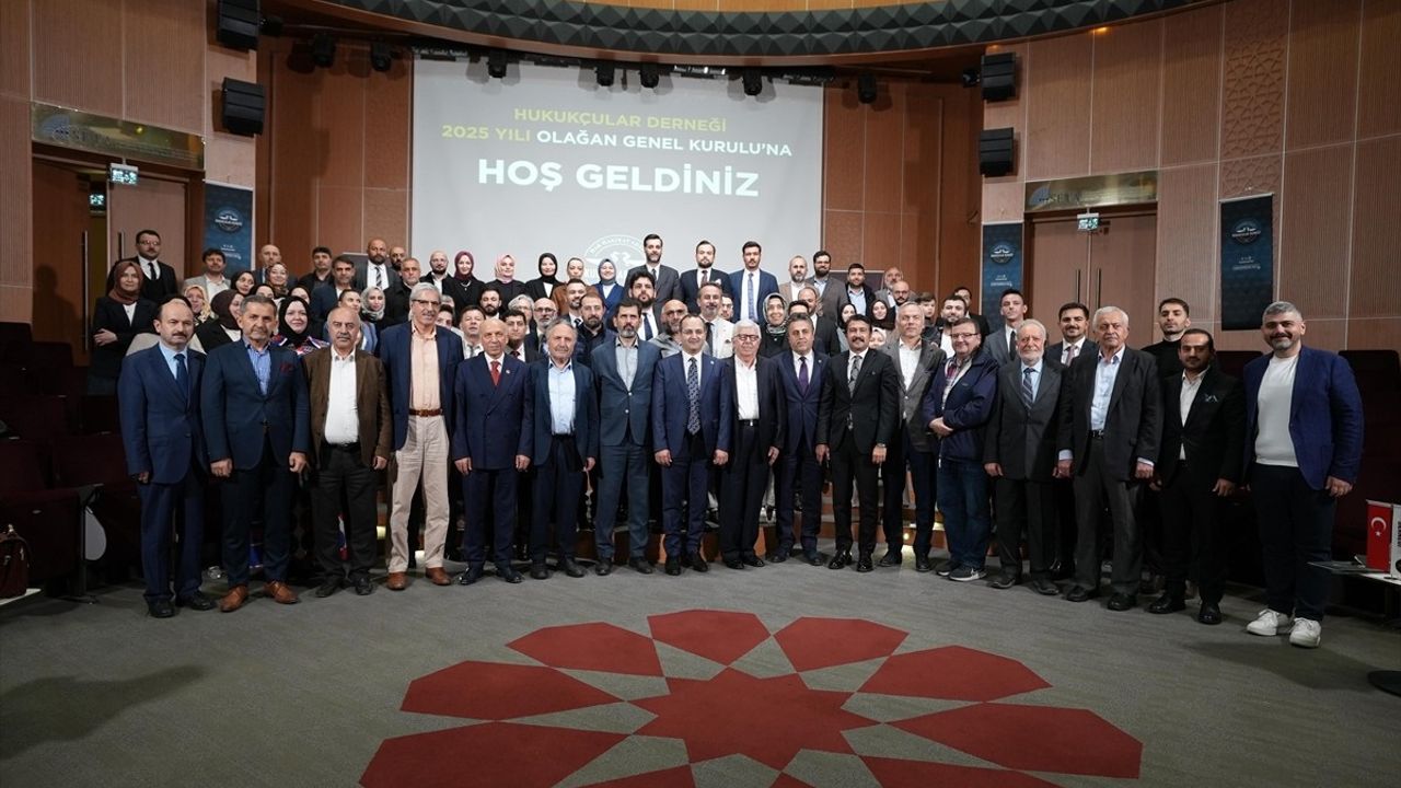 Hukukçular Derneği'nde Mehmet Melih Gülseren Yeniden Başkan