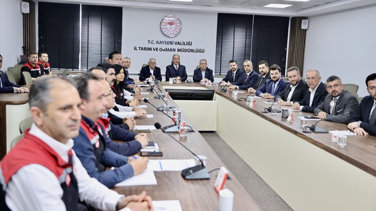 Hulusi Akar'dan Terörsüz Türkiye Vurgusu