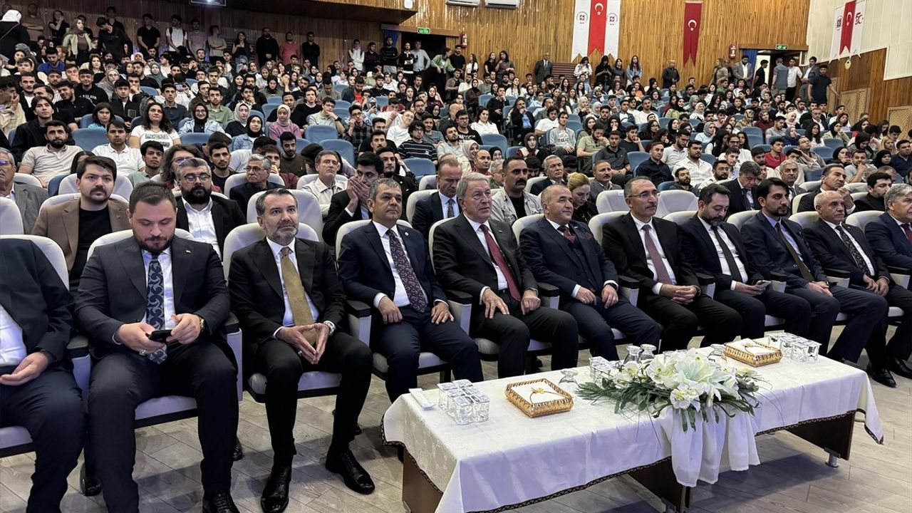 Hulusi Akar Elazığ'da Türkiye'nin Güvenlik Politikaları Konferansında Konuştu