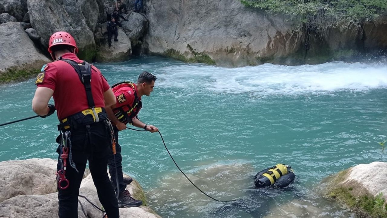 Isparta'da Kanyonda Suya Düşen Öğrenci İçin Arama Faaliyetleri Başlatıldı