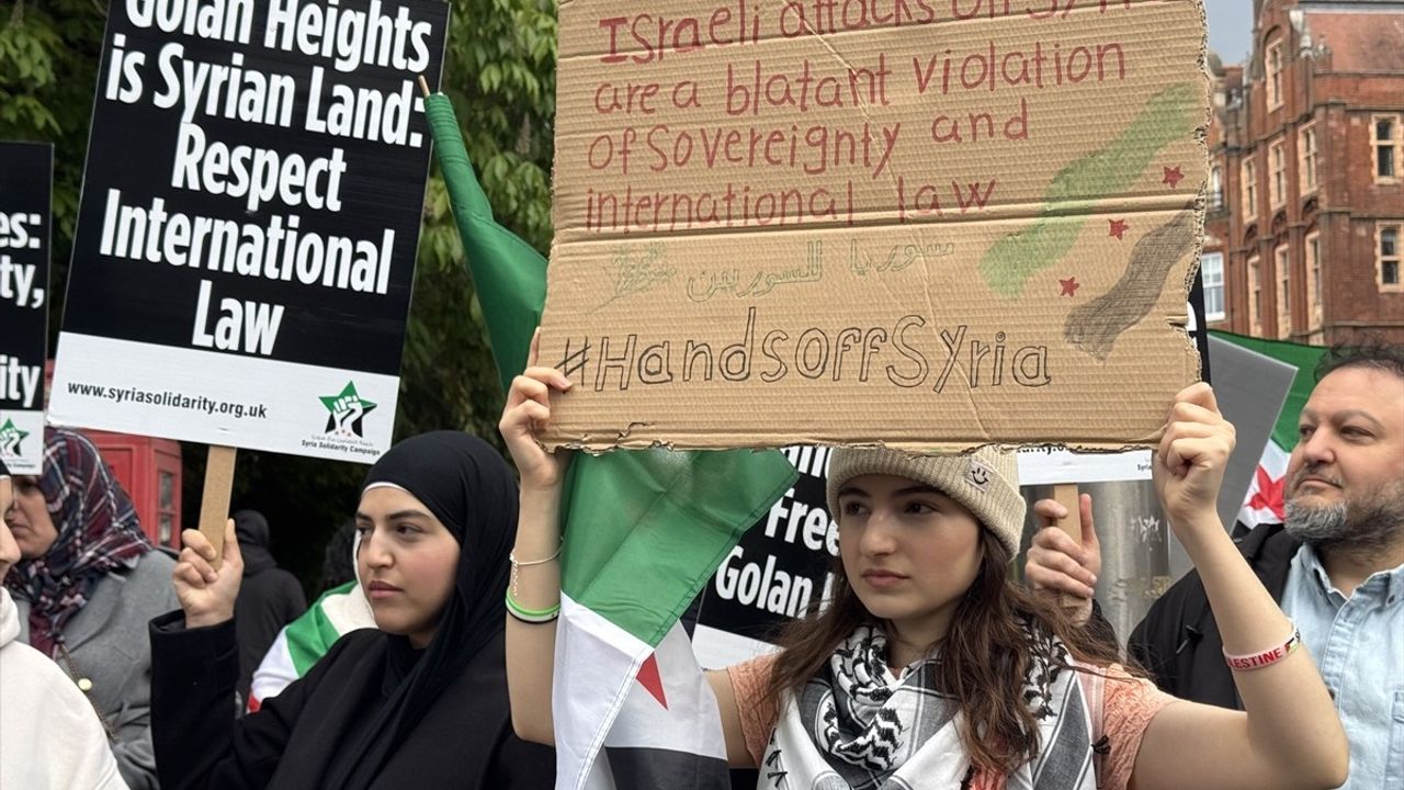 İsrail'in Suriye'ye Yönelik Saldırılarına Protesto