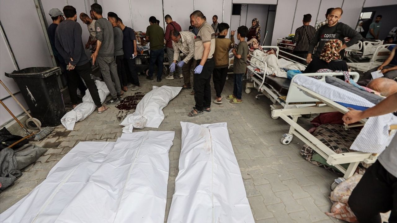 İsrail Ordusunun Gazze'deki Endonezya Hastanesi Kuşatması