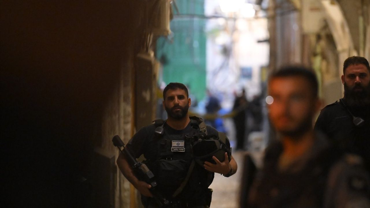 İsrail Polisi, Doğu Kudüs'te Bıçaklı Saldırı İddiasıyla Bir Kişiyi Öldürdü