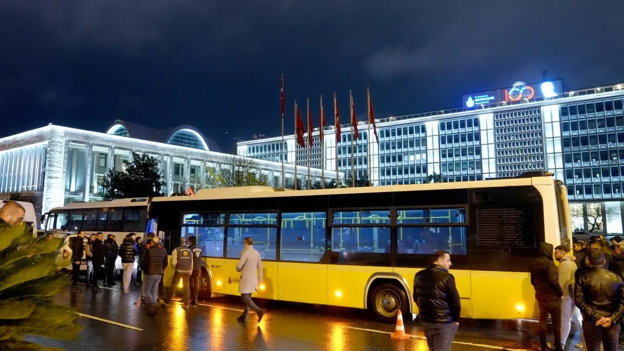 İstanbul’da bugün yaya kalabilirsiniz! İBB krizinde otobüsler çalışmayacak