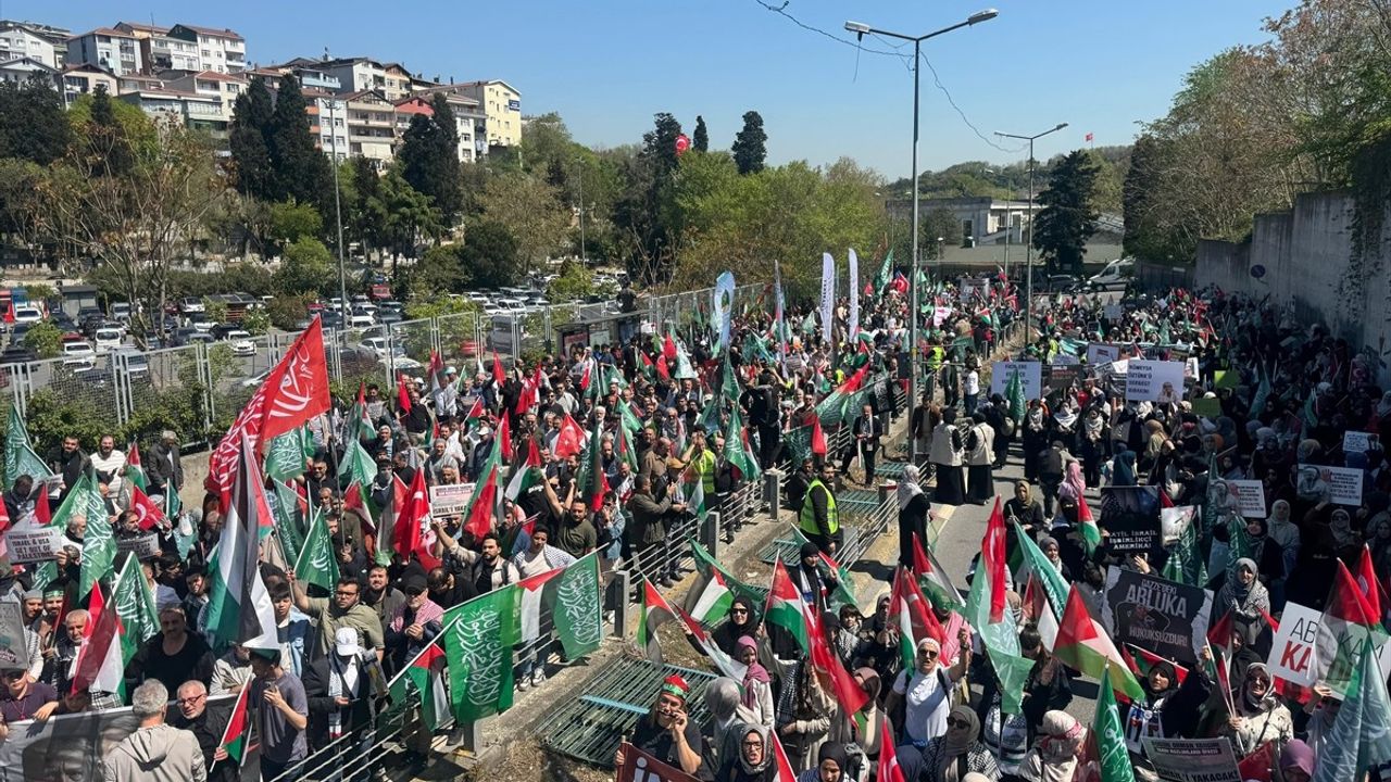 İstanbul'da Gazze İçin Protesto