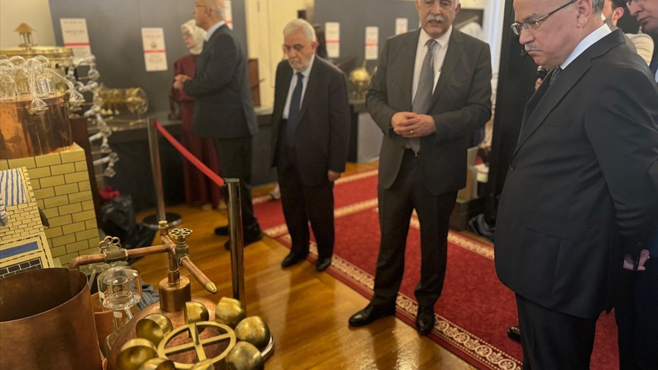 İstanbul'da 'İslam Bilim Tarihi' Sergisi Açıldı