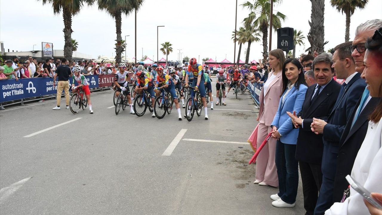 İtalya Bisiklet Turu 2025 Arnavutluk Etabı Başladı