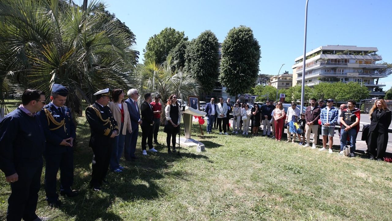 İtalya'daki Türk Öğrencilerden 19 Mayıs Kutlaması