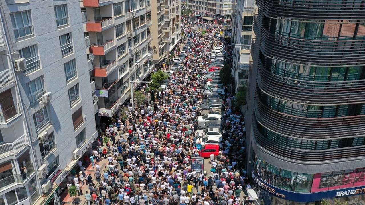 İzmir'deki Grevde Sorumluluk İzmir Büyükşehir Belediye Başkanı ve Bürokratların