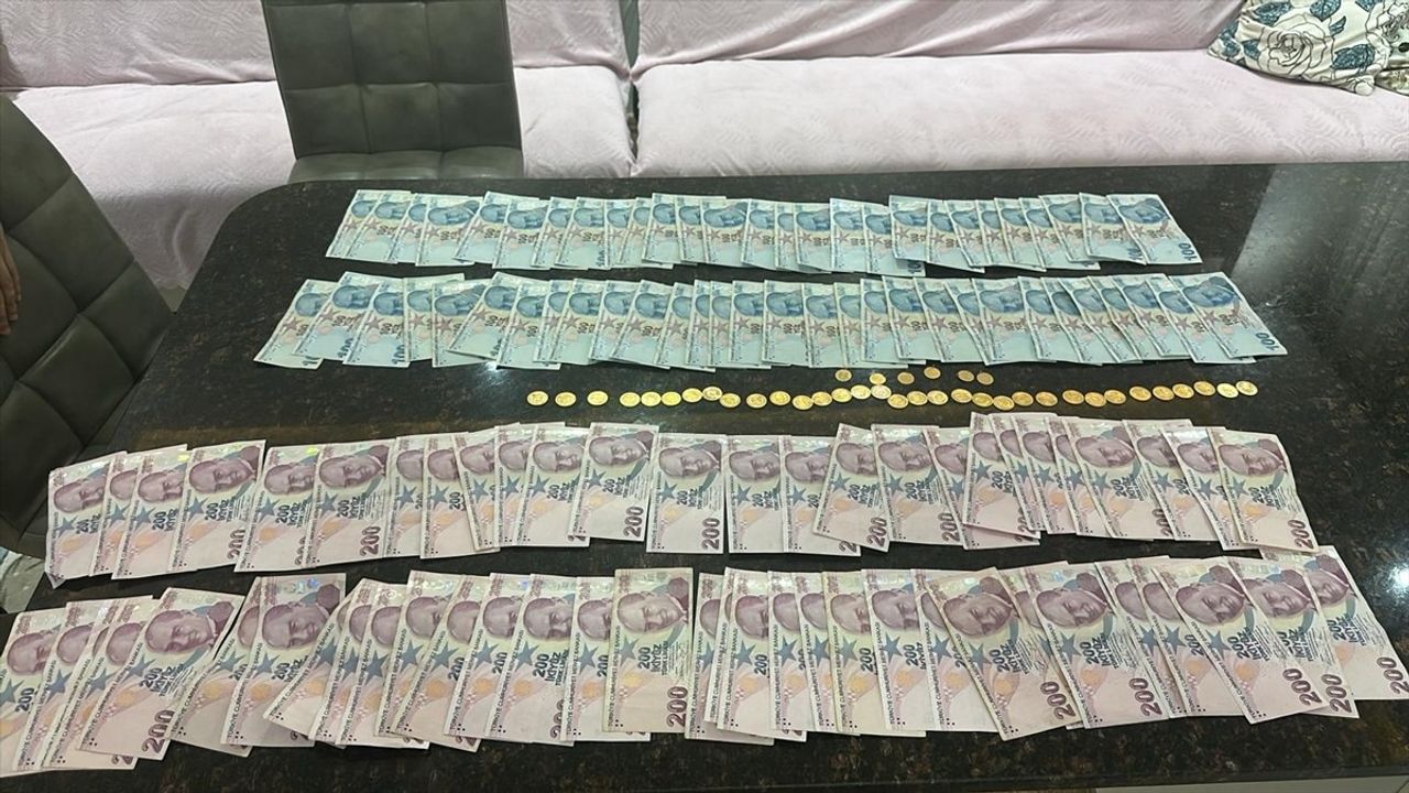 İzmir Merkezli FETÖ Operasyonunda 33 Gözaltı