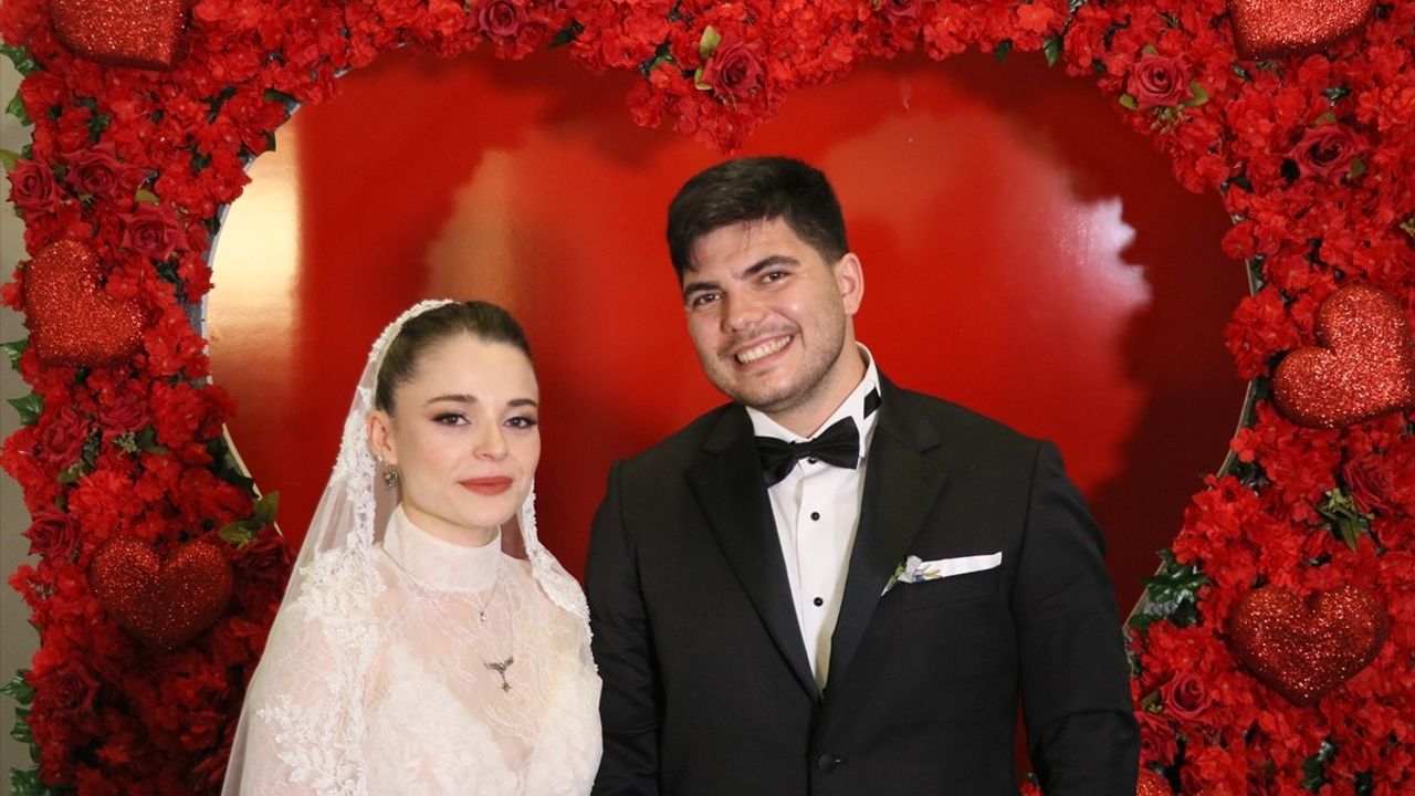 İzmir Nikah Salonlarında 25 Mayıs 2025 Yoğunluğu