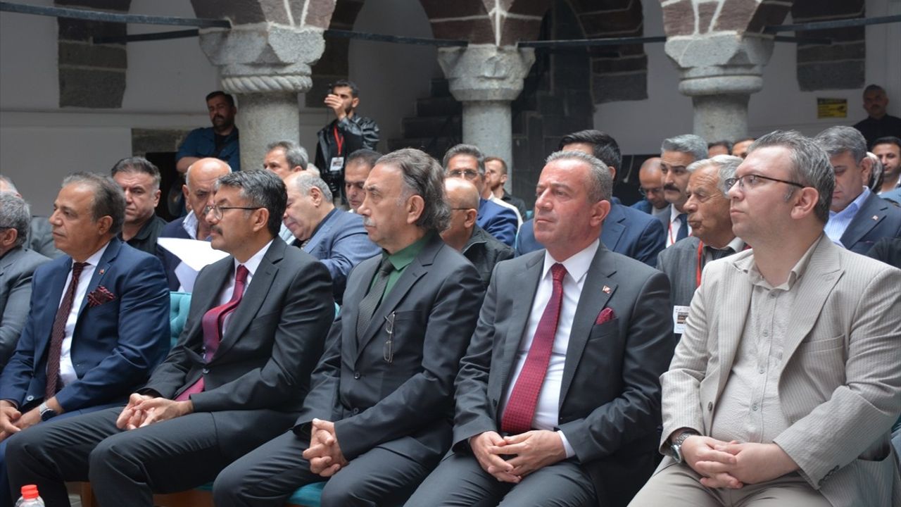 Kadim Şehir Hakkari Çalıştayı Sonuçlandı