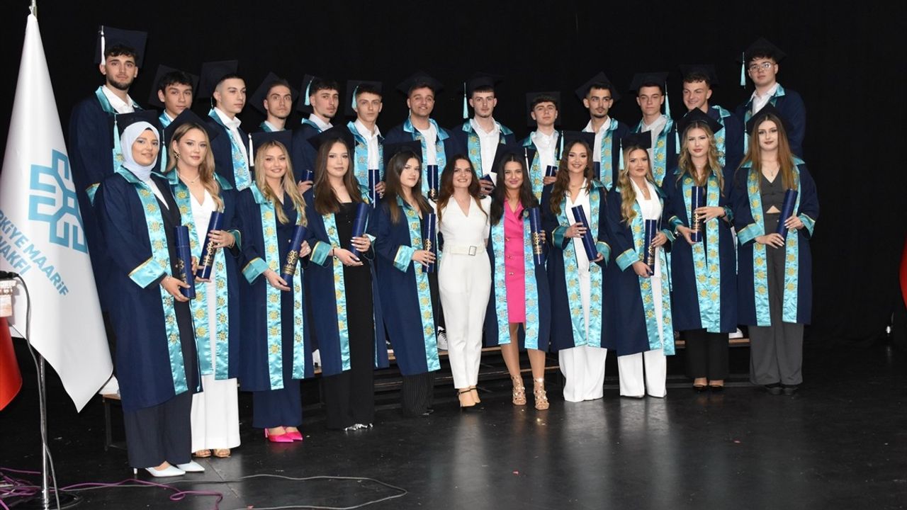 Kalkandelen'de TMV'nin 7. Dönem Mezuniyet Töreni Gerçekleşti