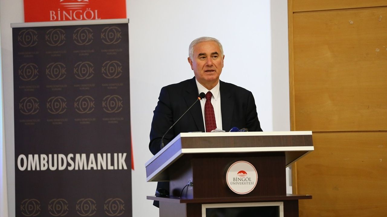 Kamu Başdenetçisi Akarca, Bingöl'de Gençlerle Buluştu
