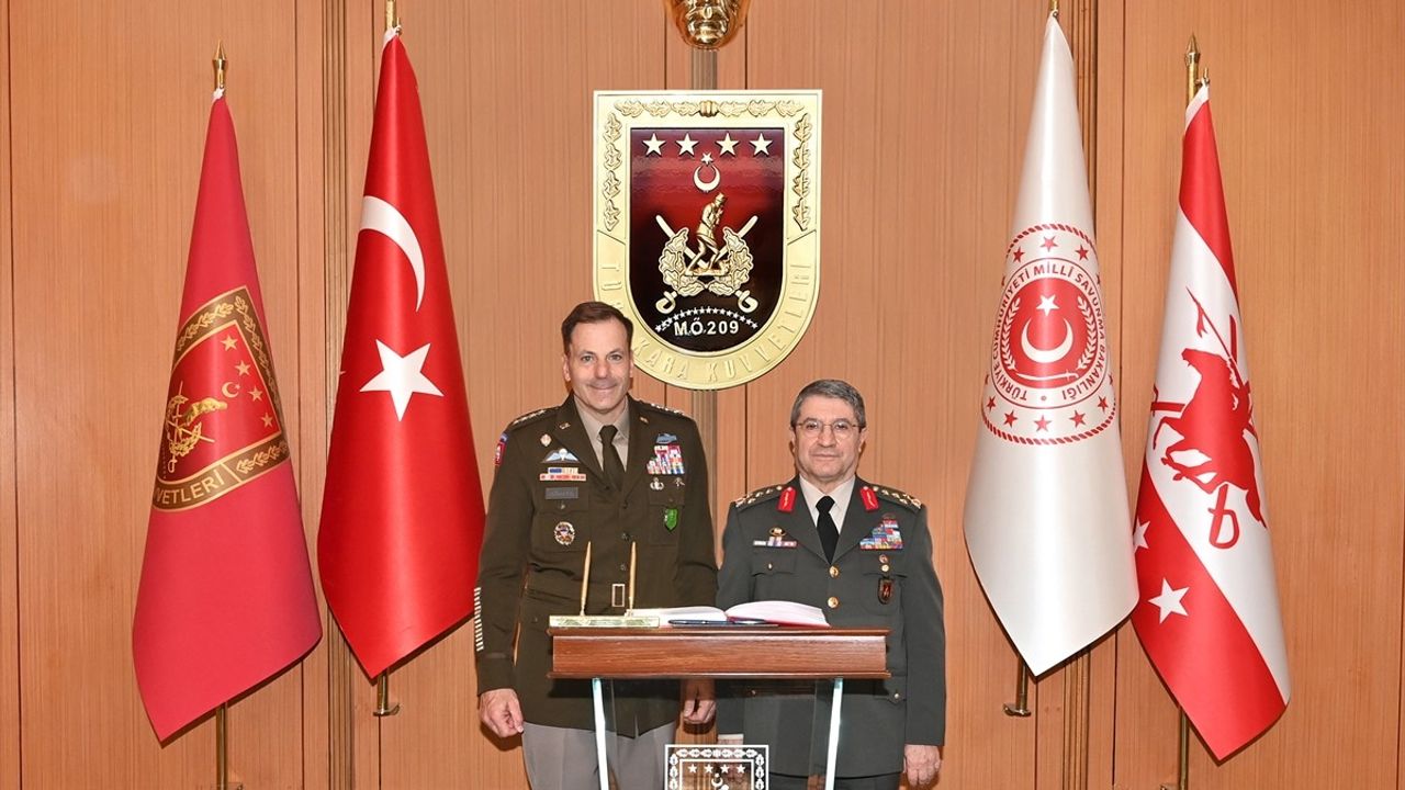 Kara Kuvvetleri Komutanı Bayraktaroğlu ile NATO Müttefik Kara Komutanı Donahue Görüştü