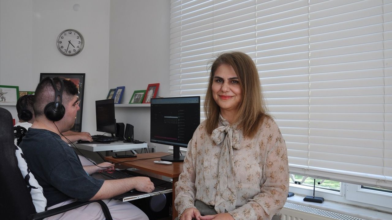 Kas Hastası İkiz Kardeşlerden Yapay Zeka Destekli Müzik Prodüksiyonu