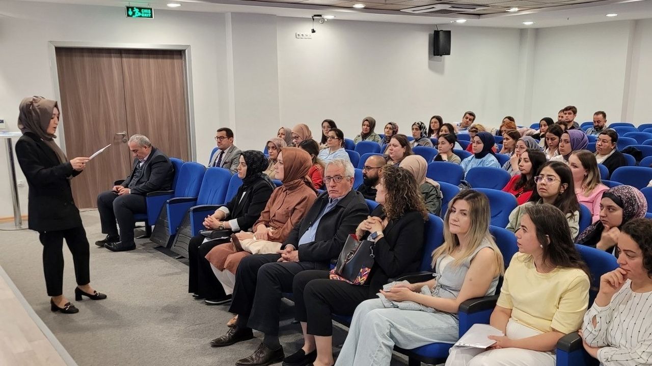 Kastamonu'da 67 Ebe için Doğuma Hazırlık Eğitimi Gerçekleştirildi