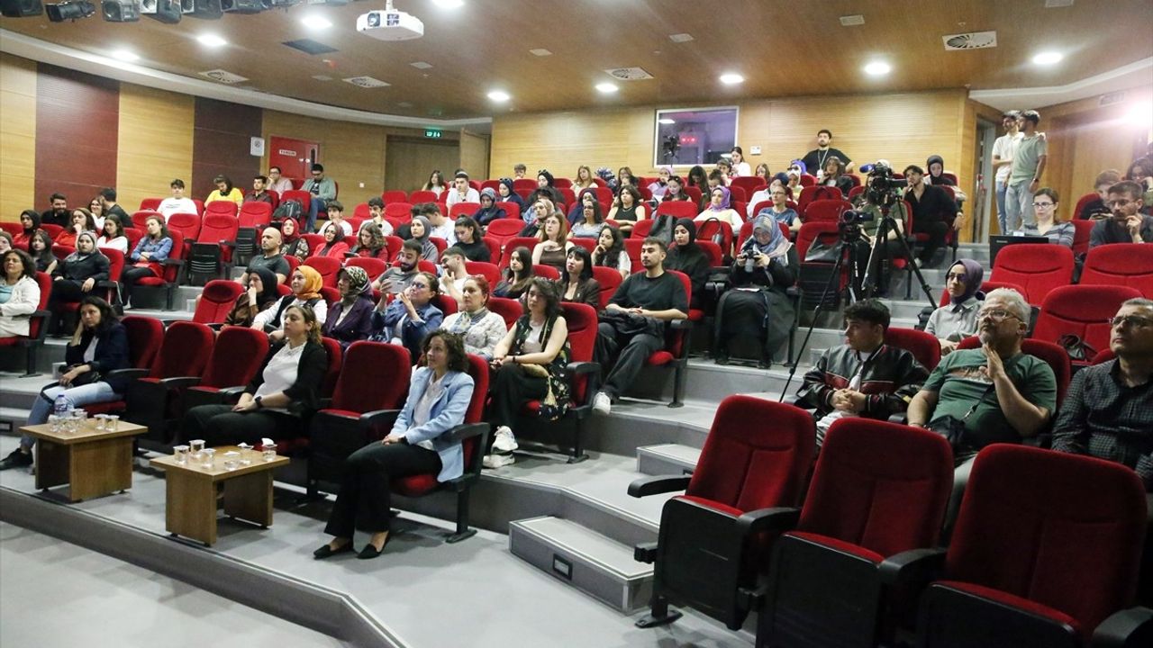Kastamonu'da Müzeler ve Kütüphanelerin Toplumla Buluşması Paneli