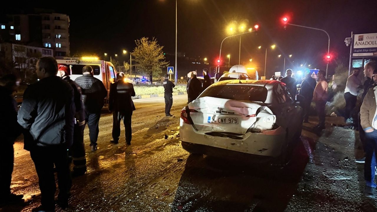 Kastamonu'da Zincirleme Trafik Kazası: 9 Yaralı
