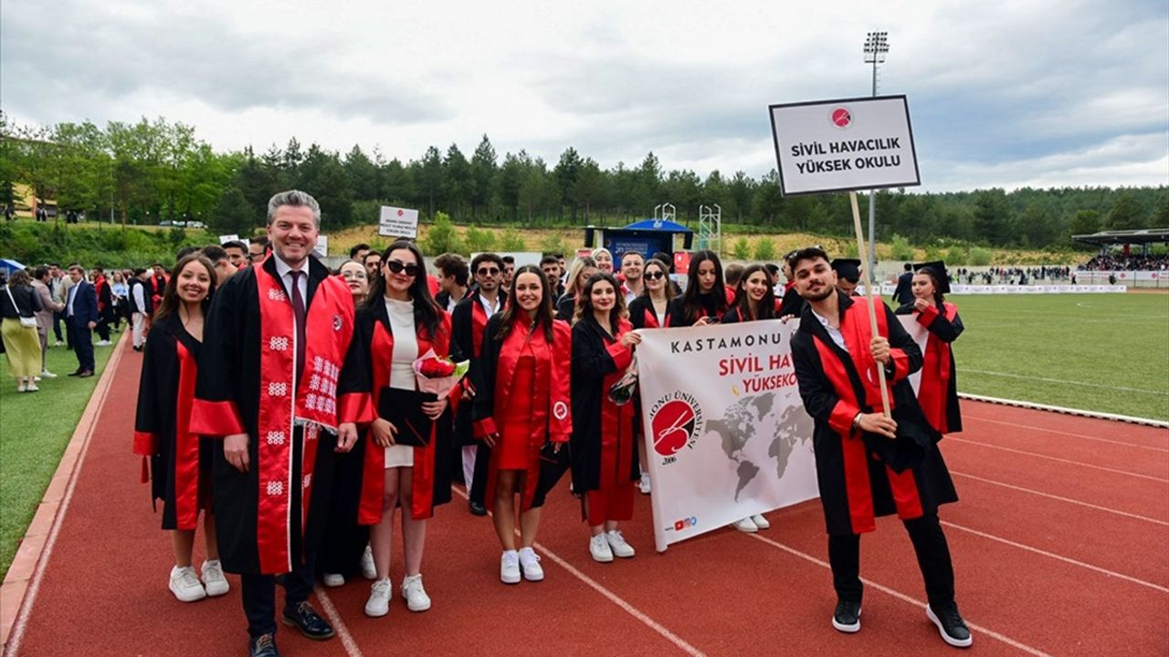 Kastamonu Üniversitesi'nde Mezuniyet Coşkusu