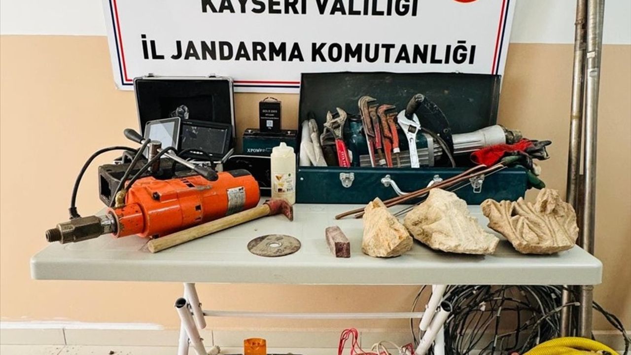 Kayseri'de Kaçak Kazı Operasyonu: 5 Şüpheli Yakalandı