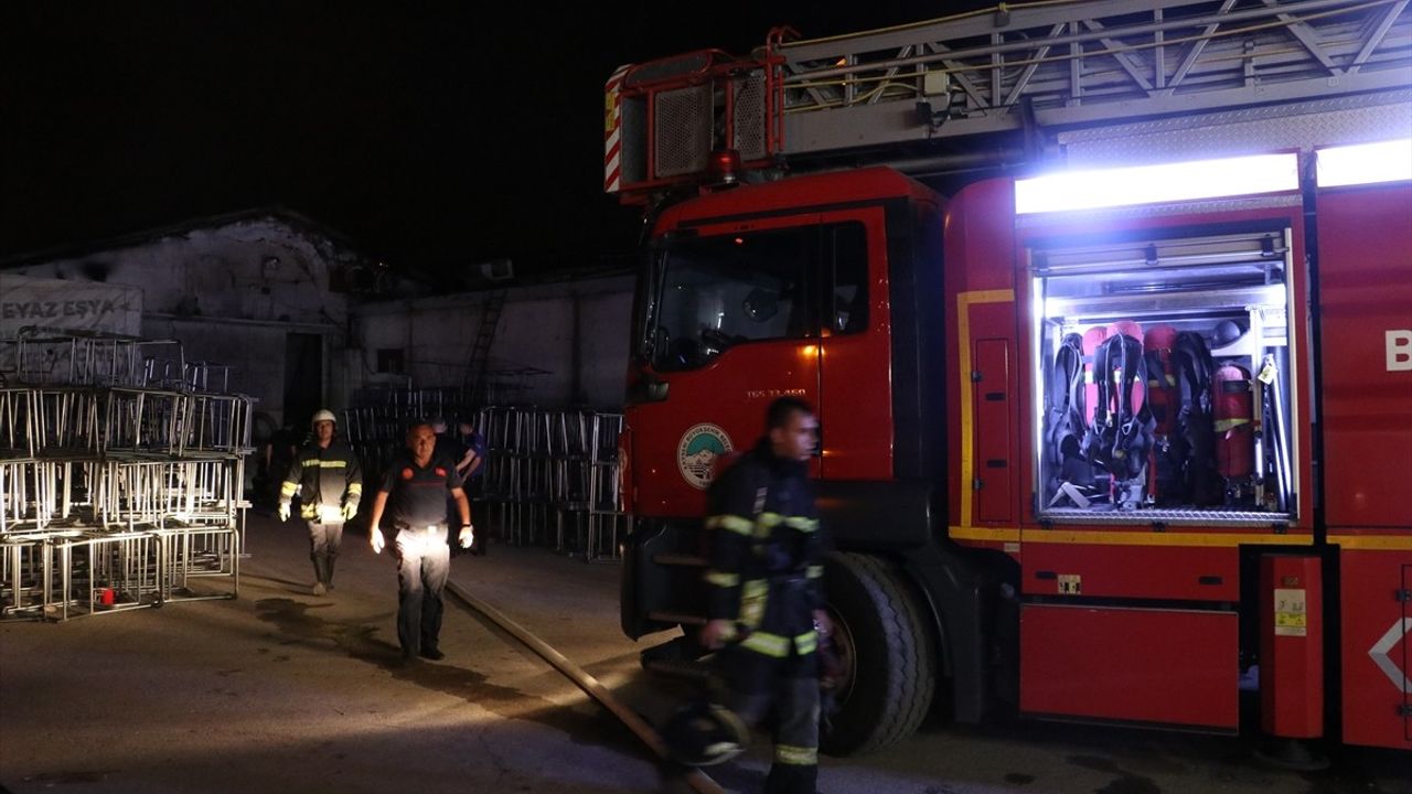 Kayseri'de Mobilya Atölyesinde Yangın Çıktı