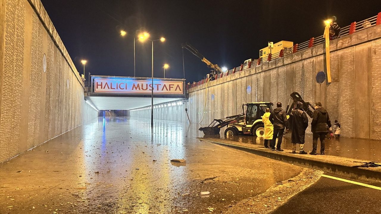 Kayseri'de Sağanak Yağış Sonrası Çalışmalar Başlatıldı