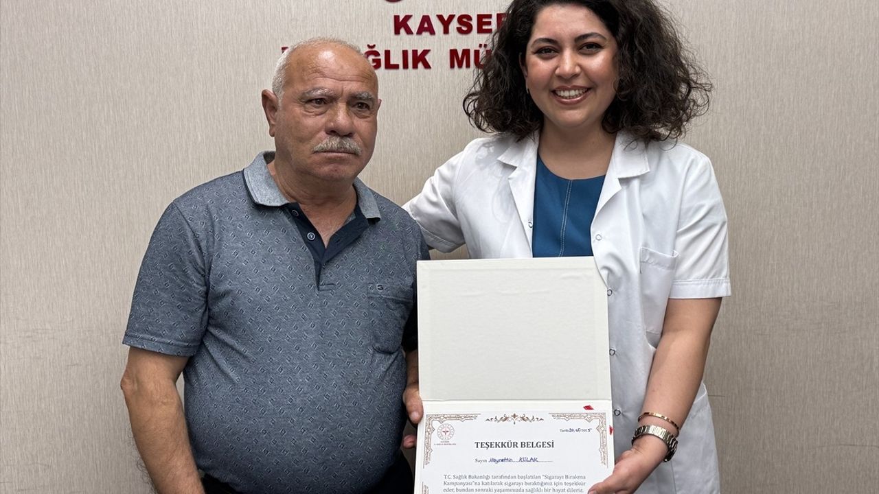 Kayseri'de Sigarayı Bırakanlara Teşekkür Belgeleri Takdim Edildi