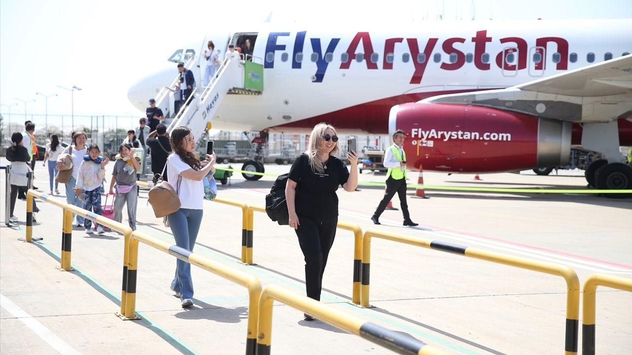 Kazakistan'dan Gazipaşa'ya Yönelik İlk Charter Uçuşlar Başladı