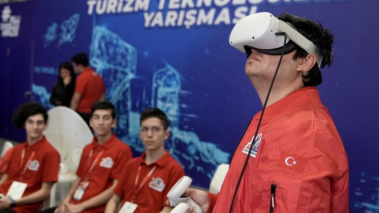 Kıbrıslı Öğrencilerin Sanal Gerçeklik Projesi Bellapais Manastırı'nı Tanıtıyor
