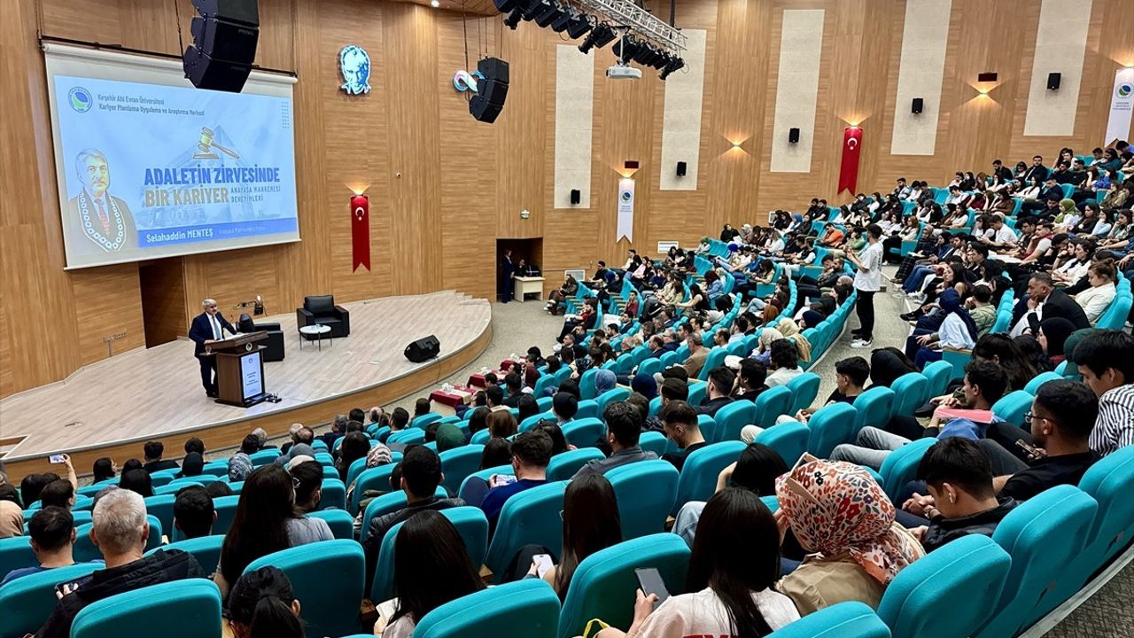 Kırşehir'de Adalet ve Anayasa Mahkemesi Konferansı