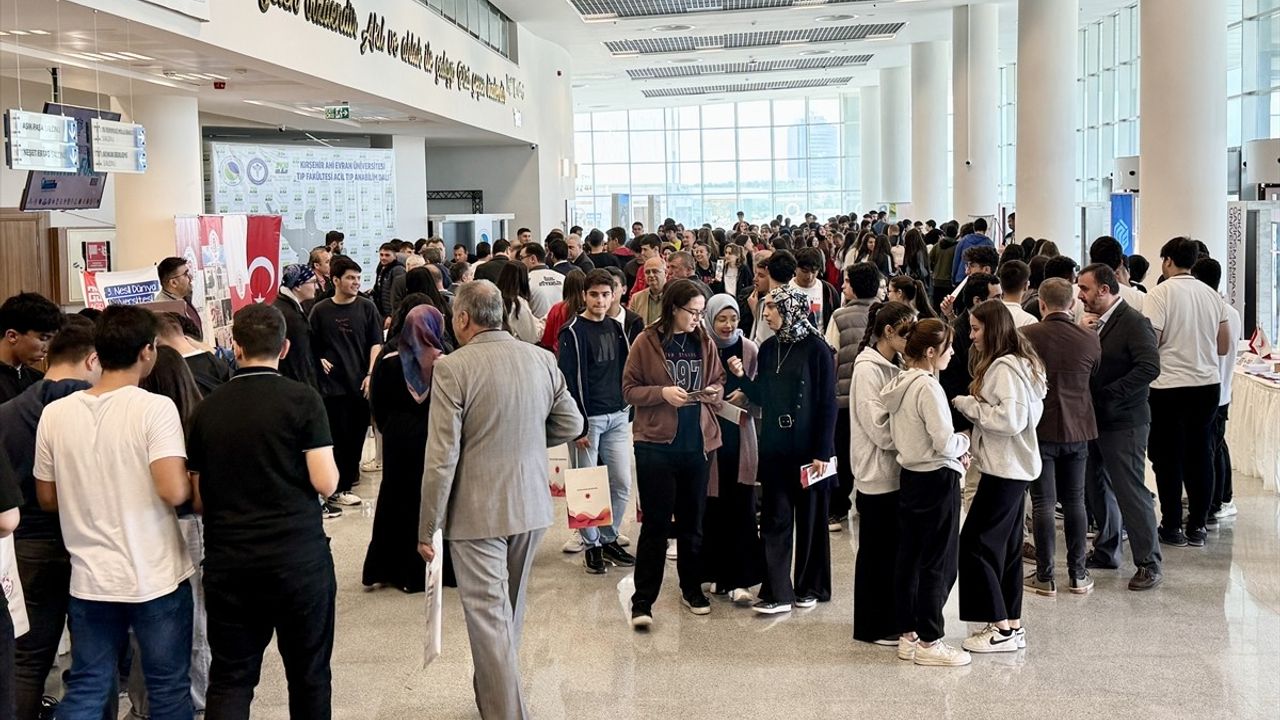 Kırşehir'de Üniversite Tanıtım Fuarı