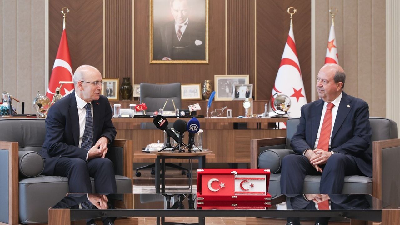 KKTC Cumhurbaşkanı Tatar ve Hazine Bakanı Şimşek'in Görüşmesi
