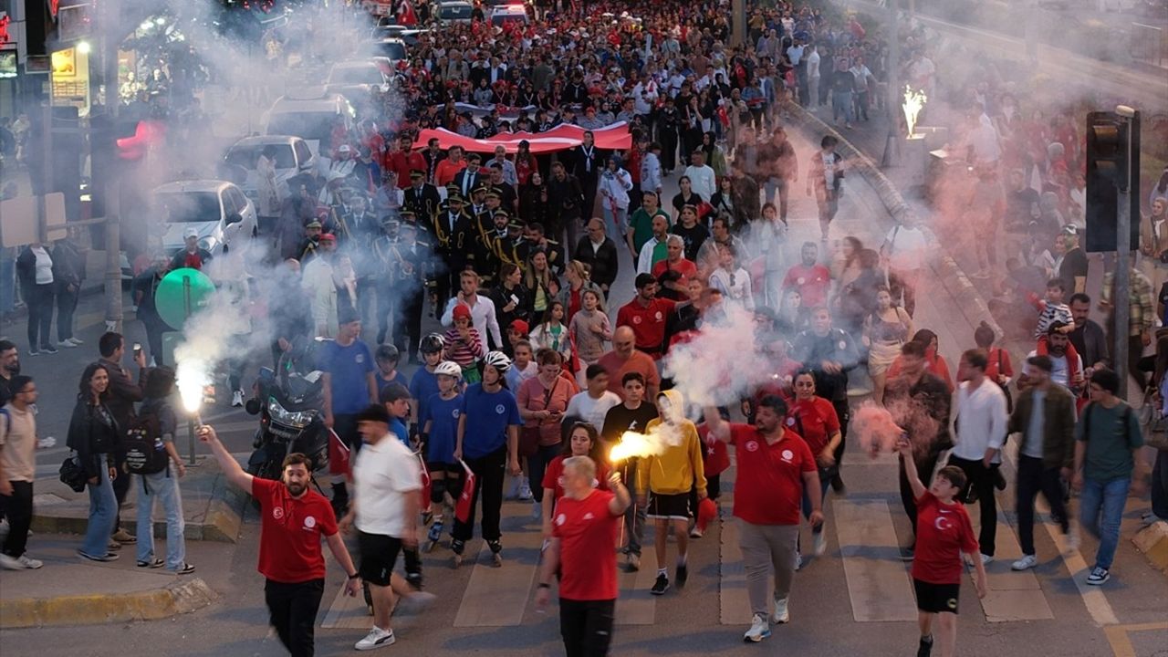 Kocaeli'de 19 Mayıs Coşkusu: Kortej Yürüyüşü Gerçekleşti