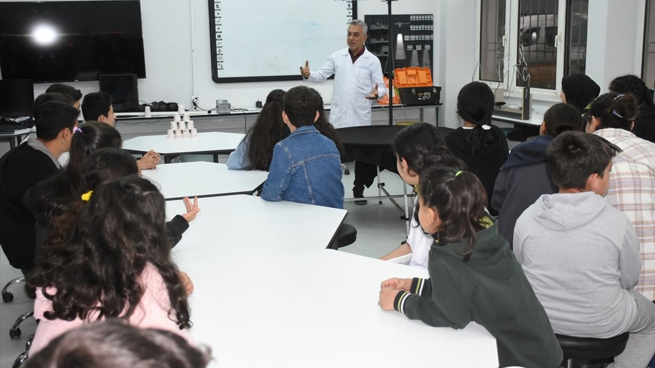 Malatya'da Çocuk Üniversitesi Bilim Şenliği Başladı