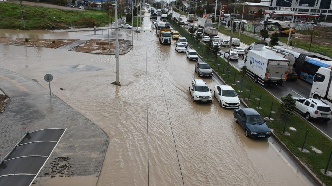 Malatya'da Sağanak ve Dolu Etkisi