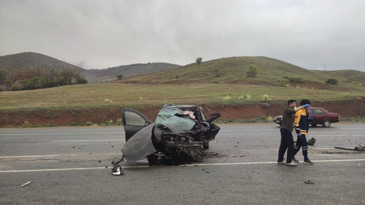 Malatya'da Trafik Kazası: 2 Ölü, 2 Yaralı