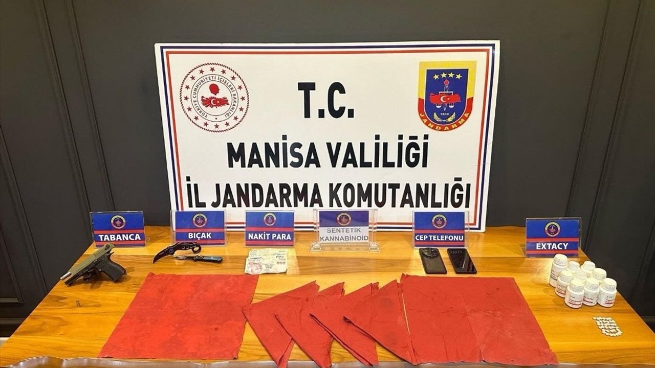 Manisa'da Uyuşturucu Ticareti: İki Şüpheli Tutuklandı