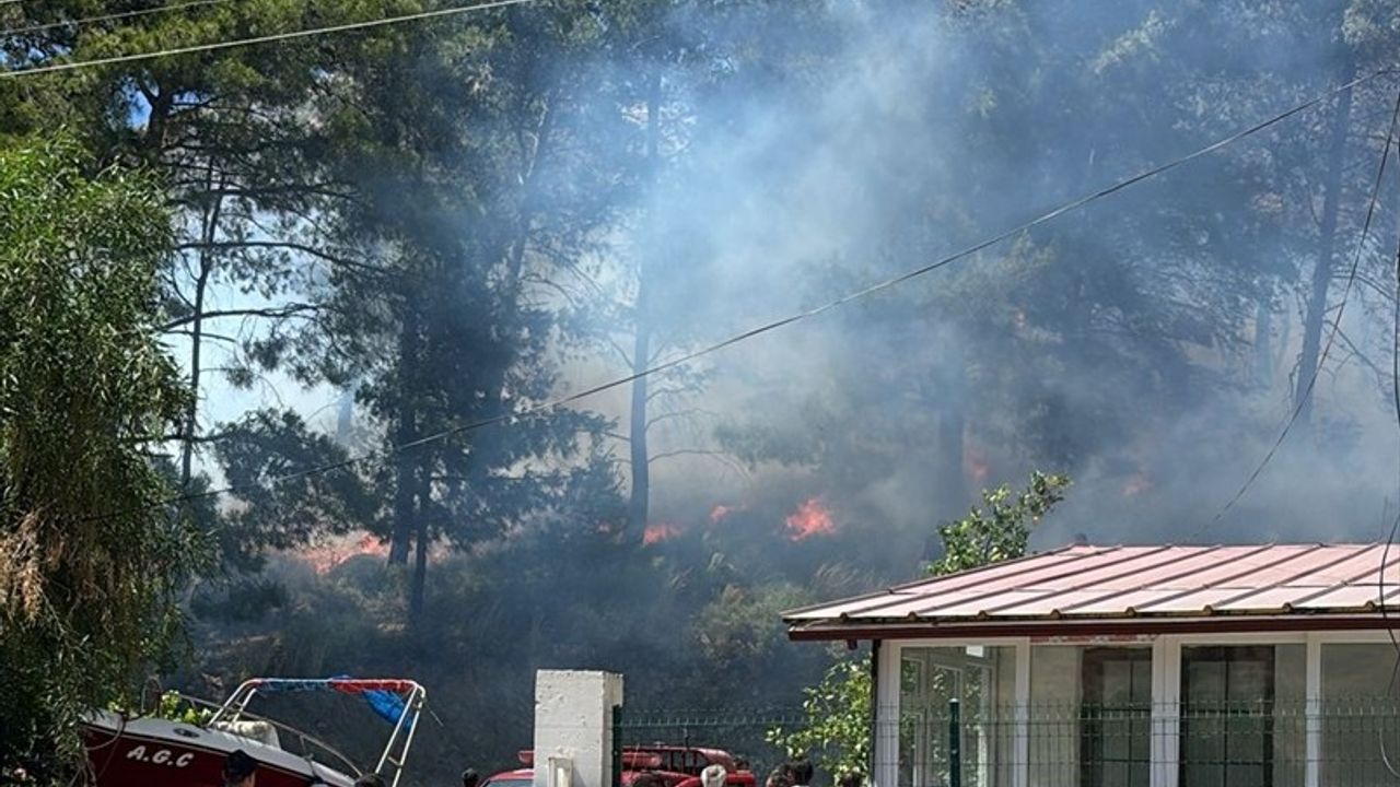 Marmaris'te Orman Yangınına Mücadele Devam Ediyor