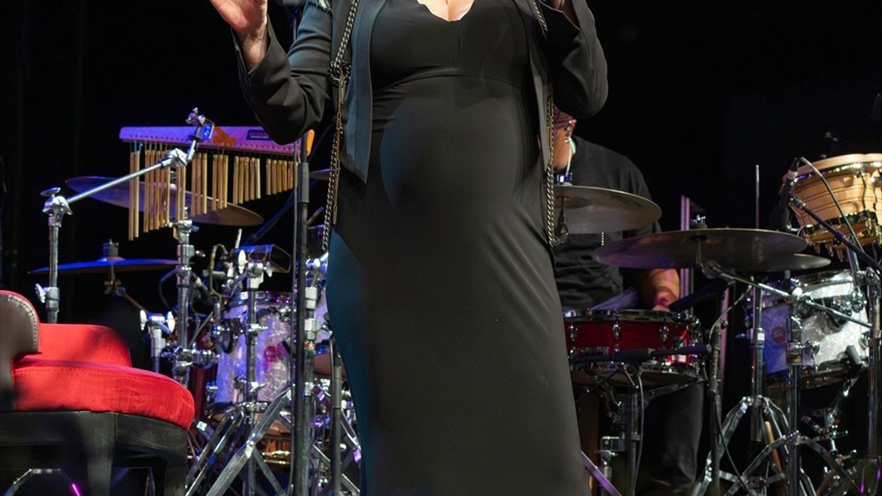 Melody Gardot 8. Akra Caz Festivali'nde Sahne Aldı