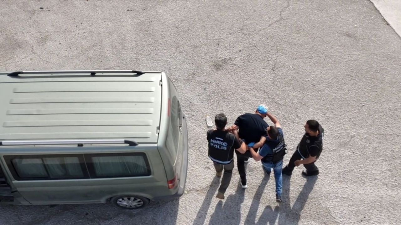 Mersin'de 387 Bin Uyuşturucu Hap Ele Geçirildi