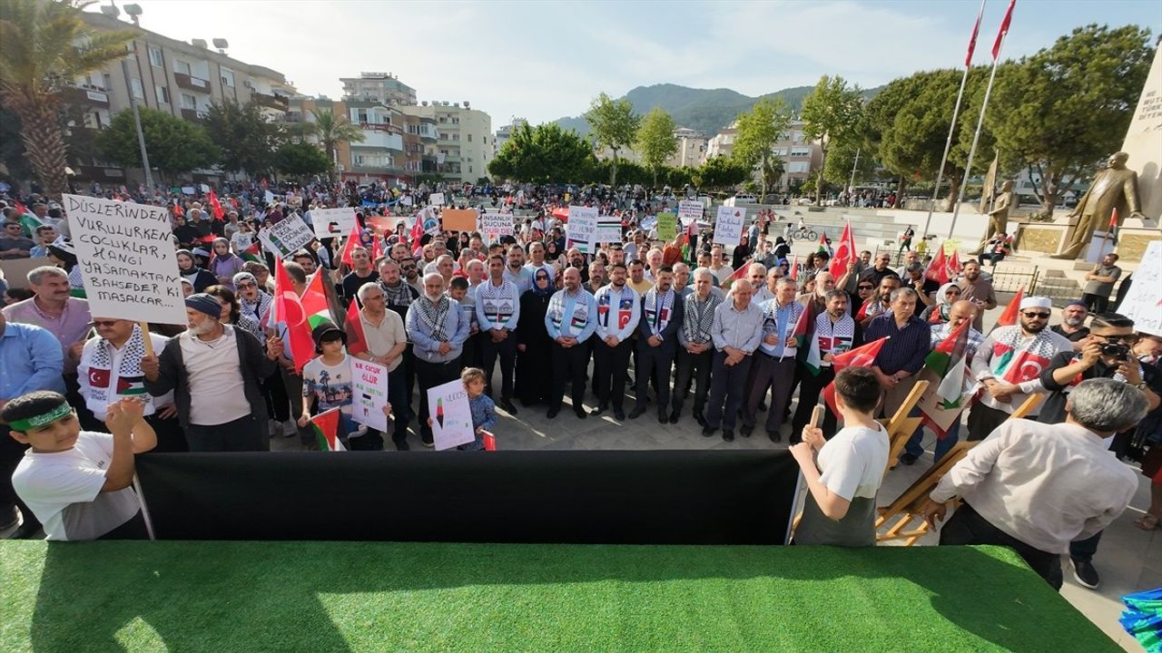 Mersin'de Filistin İçin Destek Yürüyüşü Düzenlendi