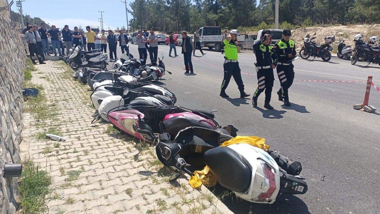 Mersin'de Kontrolden Çıkan Kamyon Feci Kazaya Neden Oldu